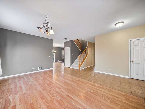 4th image of 2470 Simon Dr