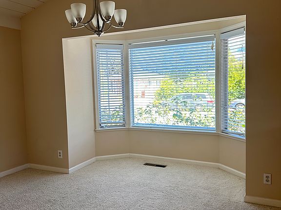 5th image of 2380 Fruitdale Ave