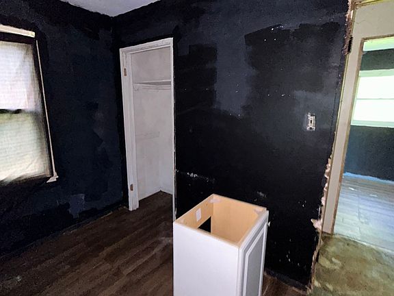 5th image of 11 Delores Dr