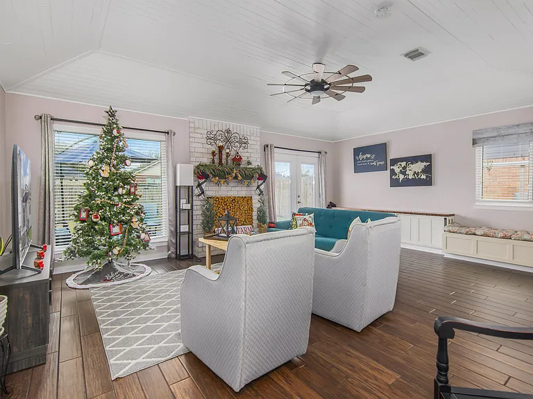 3015 Pilgrims Point Ln — Photo 15