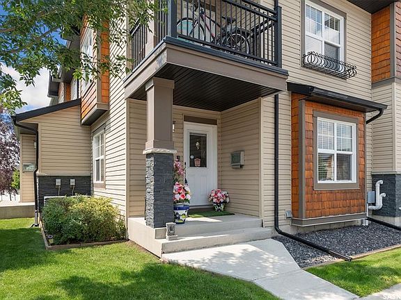 2nd image of 1015 Patrick Cres #203