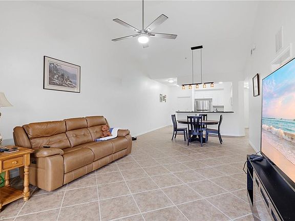 4th image of 1108 Winding Pines CIR #201