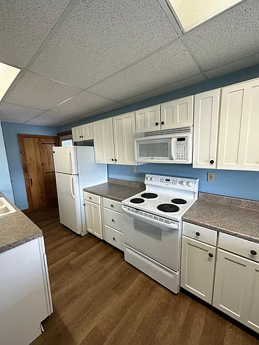 137 Lake St #C Photo 1