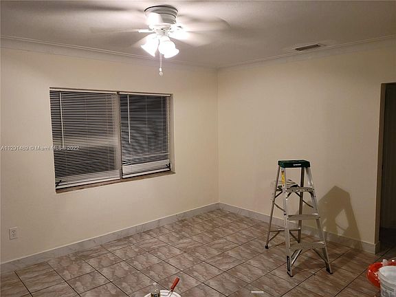 4th image of 352 NE 82nd Ter #0