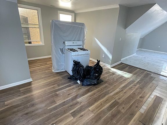 5th image of 71 W Alpine St Floor 3