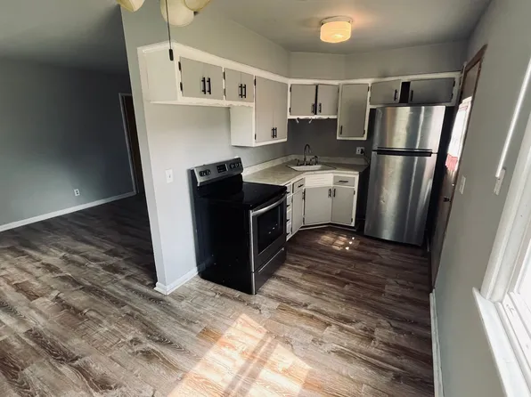 508 Greenfield Rd APT 2, Racine, WI 53402