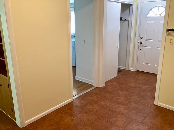 Foyer - Coat closet and laundry room entrance