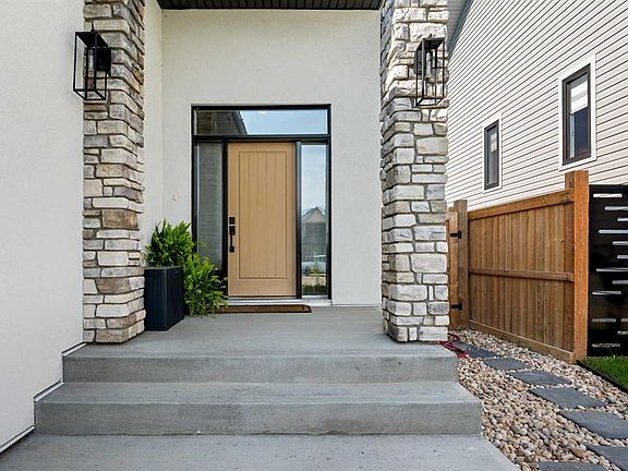 5th image of 6106 S Thirteen Street Close