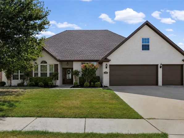 3953 E Spyglass Hill Dr, Fayetteville, AR 72701