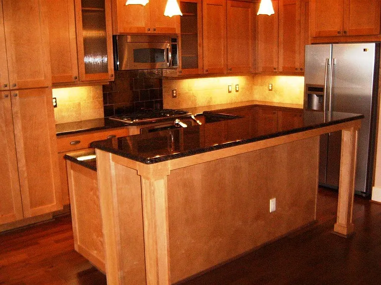 Kitchen w/center Island