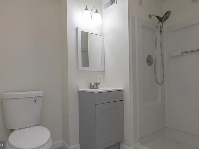 6120 Old Brentford Ct — Photo 36