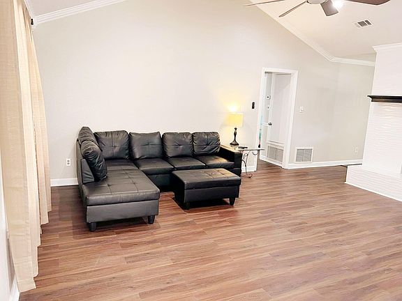 4th image of 7004 Woodlea Dr S