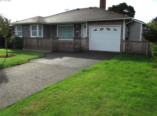 665 4th St SW, Bandon, OR 97411