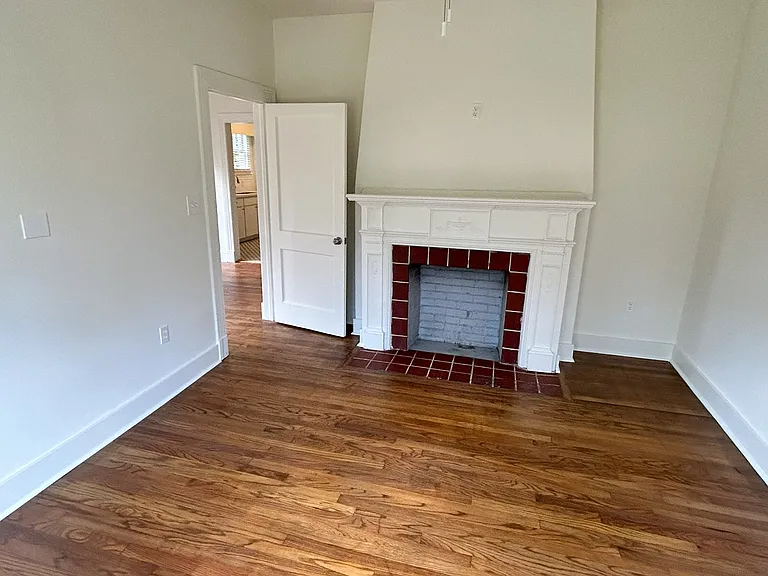 900 Pinehurst Pl — Photo 6