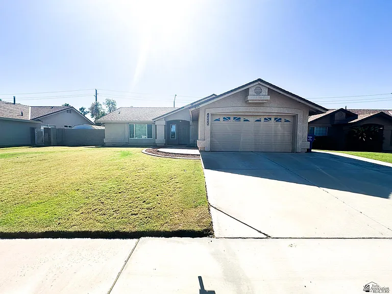 3555 W 15th Ln — Photo 2