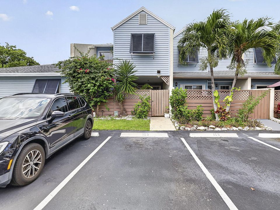 1st image of 153 W Hemingway Circle W