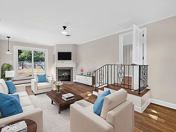 2nd image of 626 Rosemont Avenue