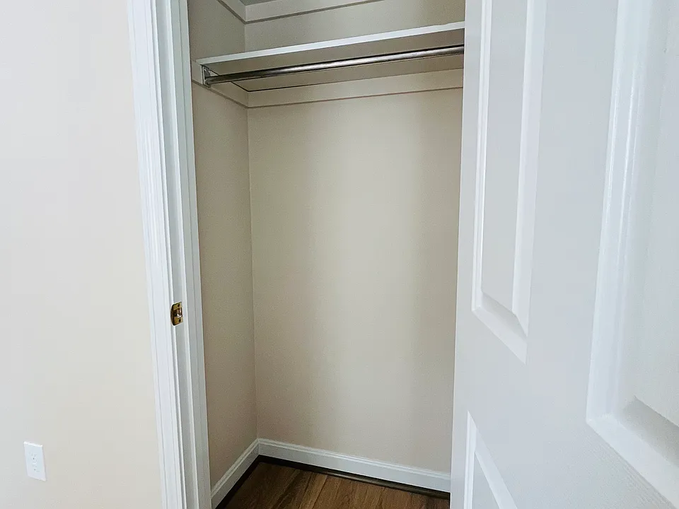 142 Dawson St