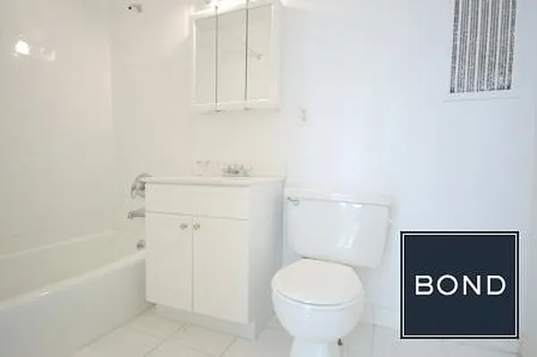 Rented by Bond New York | media 3