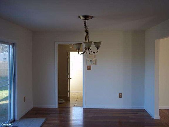 5th image of 502 Janvier Dr