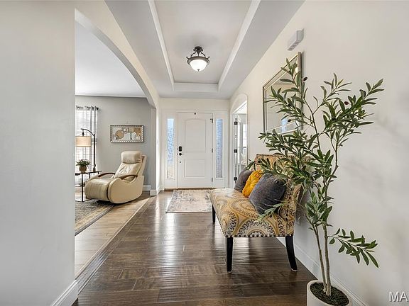 3rd image of 101 Winterbrooke Ct