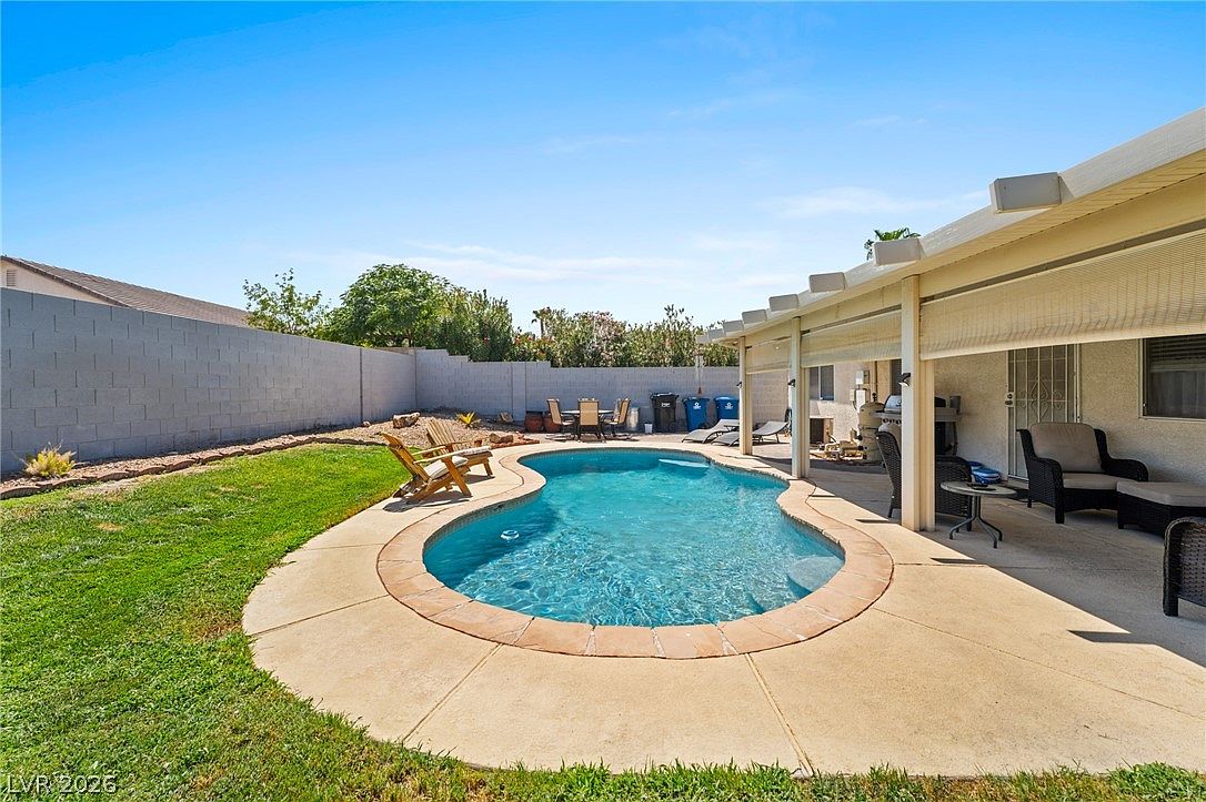 823 Hunters Ridge Way — photo 3