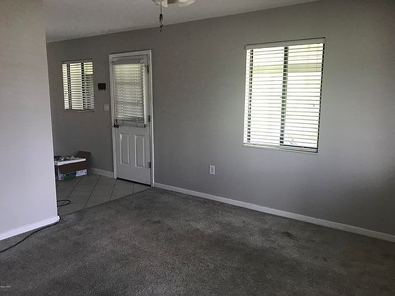 3rd image of 807 Park Pl
