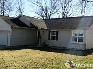 5018 Finchbrook Dr, Columbus, IN 47201