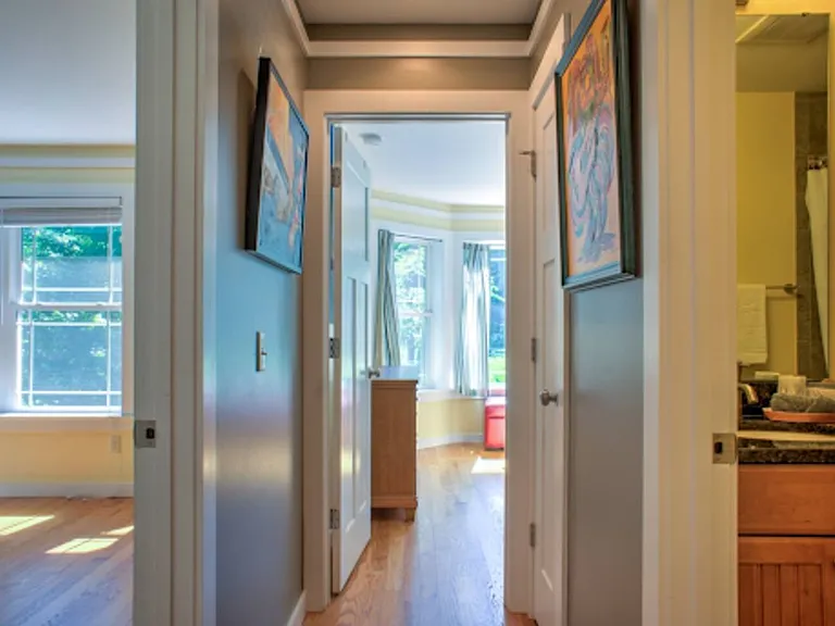 44 Chiles Ave — Photo 17