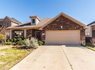 8004 Ash Meadow Dr, Fort Worth, TX 76131