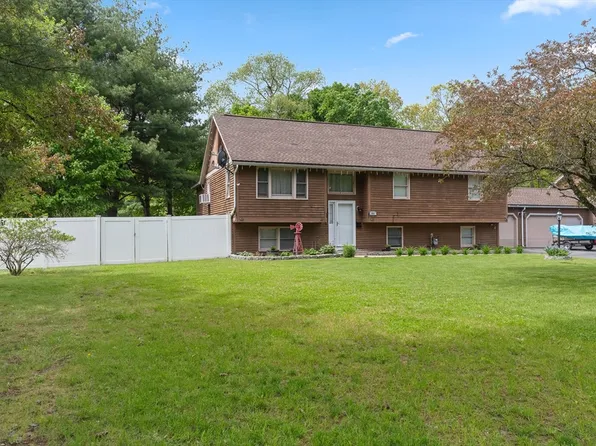 54 Central St #54, Hudson, NH 03051