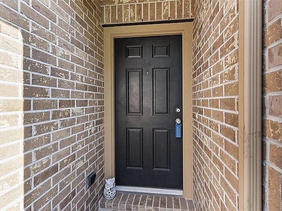 3rd image of 27110 Postwood Manor Ct