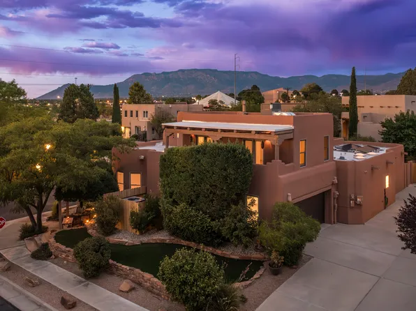 4304 Via De Luna NE, Albuquerque, NM 87110