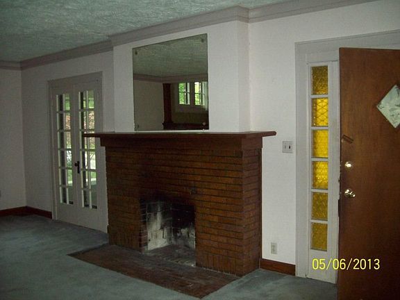 3rd image of 5002 Carrollton Ave