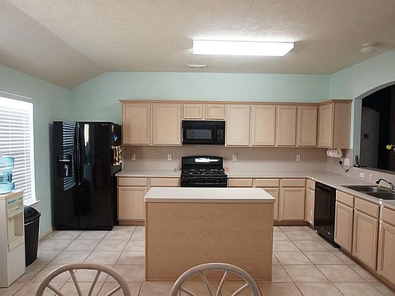 3rd image of 10303 Kennewick Dr
