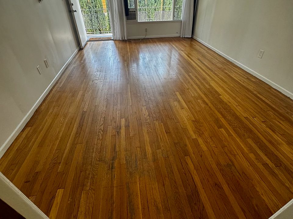 1st image of 2135 N Beachwood Dr #14
