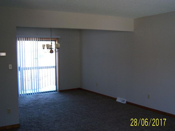 3rd image of 9205 Wornall Rd
