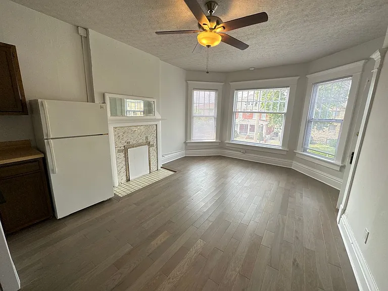 41 E 17th Ave — Photo 4