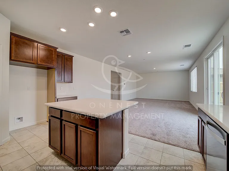 638 Valencia St — Photo 14