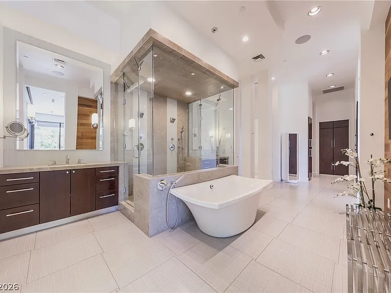 1501 Foothills Village Dr — Photo 37
