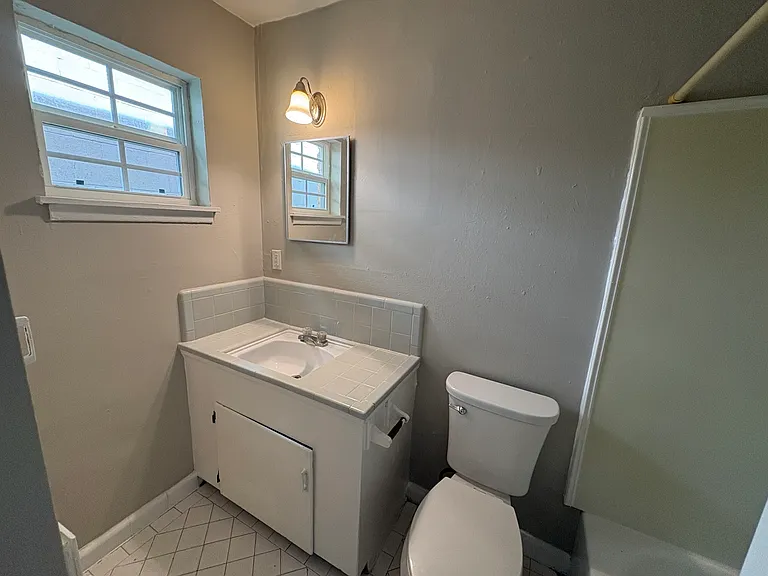 821 Yale St #6 — Photo 12