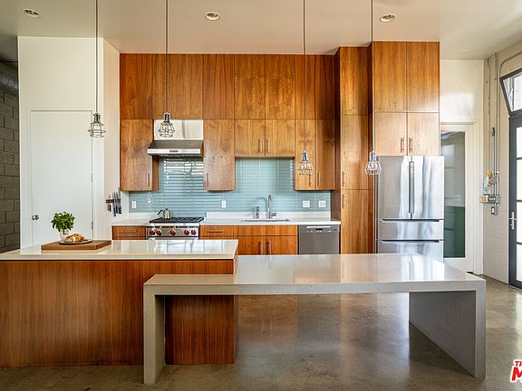 4th image of 1534 17th St Unit 105