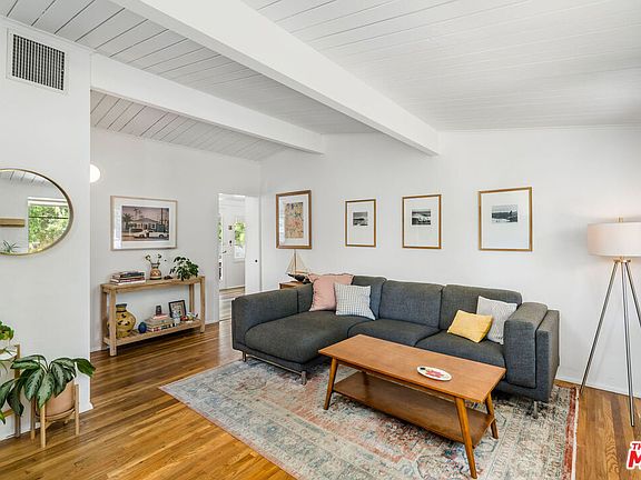 4th image of 8401 Matilija Ave