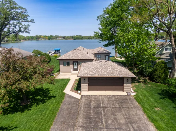 149 Zelinger Ln, Antioch, IL 60002