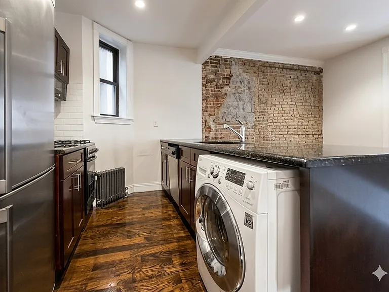 344 E 55th St #2D — Photo 2