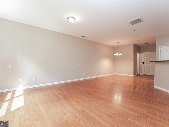 5th image of 157 Ellis Dr