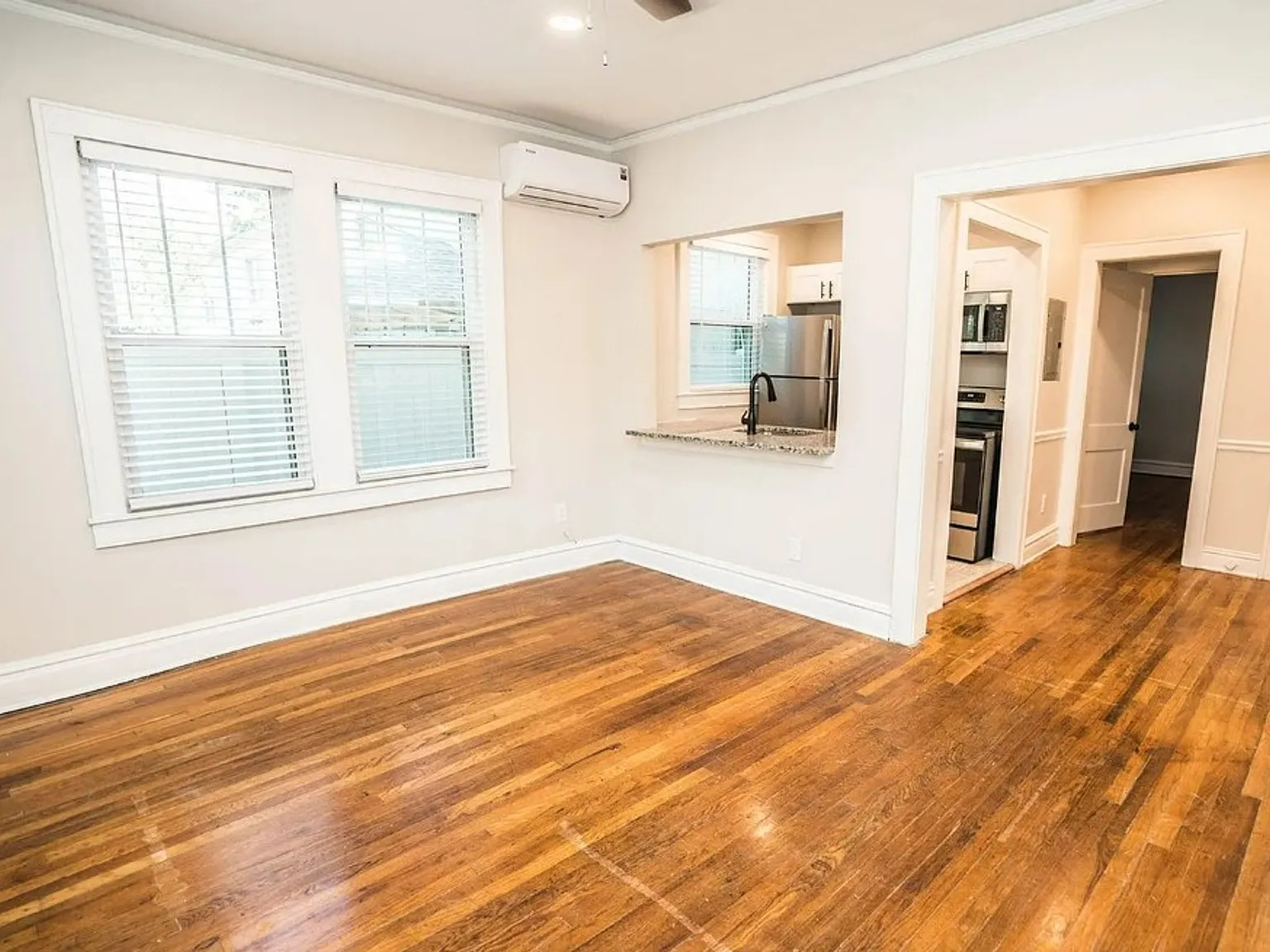 Charming Renovated 1BR/1BA located Steps Away from Bayshore Blvd. — Photo 2