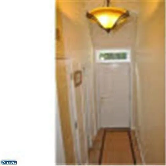 305 Shurs Ln — Photo 3