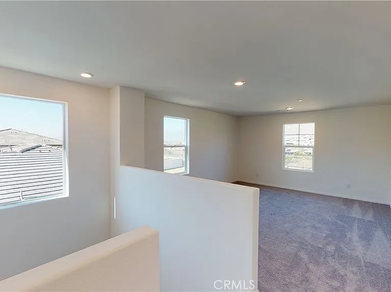 21084 Telegraph Rd — Photo 10