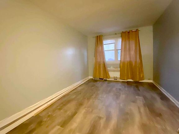 4th image of 3402 Bronxwood Ave #1